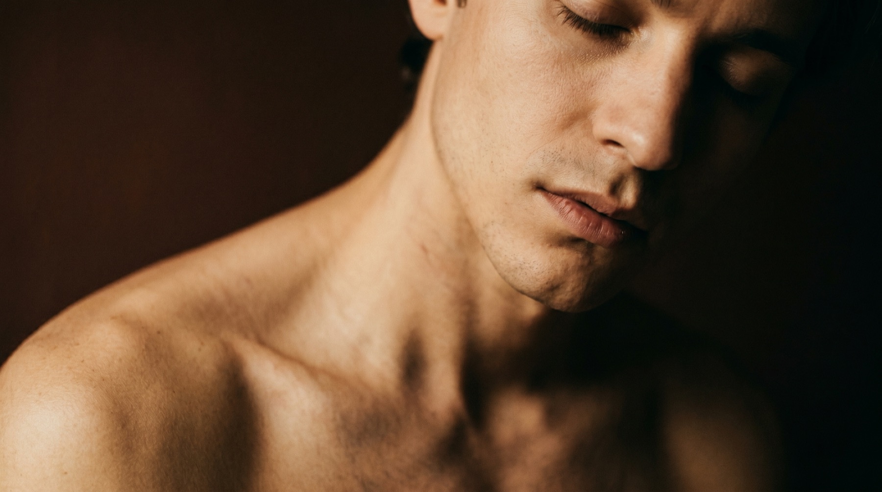 Method — collarbone macro, eyes closed